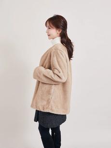 ベルト付きフェイクファーコート