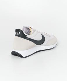 NIKE　エア テイルウインド 79