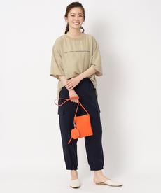 【洗える/Tシャツ感覚のブラウス】ゆとり感のある大人のロゴブラウス