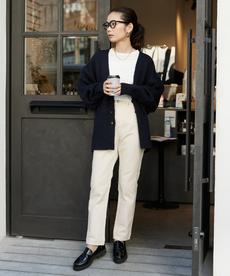 スリムテーパードデニムパンツ