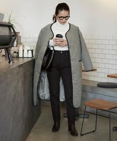 スリムテーパードデニムパンツ