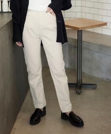 スリムテーパードデニムパンツ